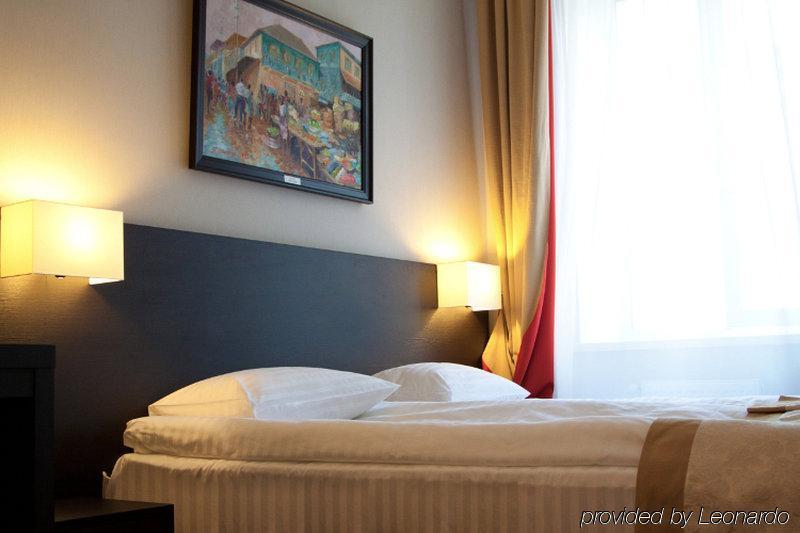 Optima Collection Kharkiv Hotel Стая снимка
