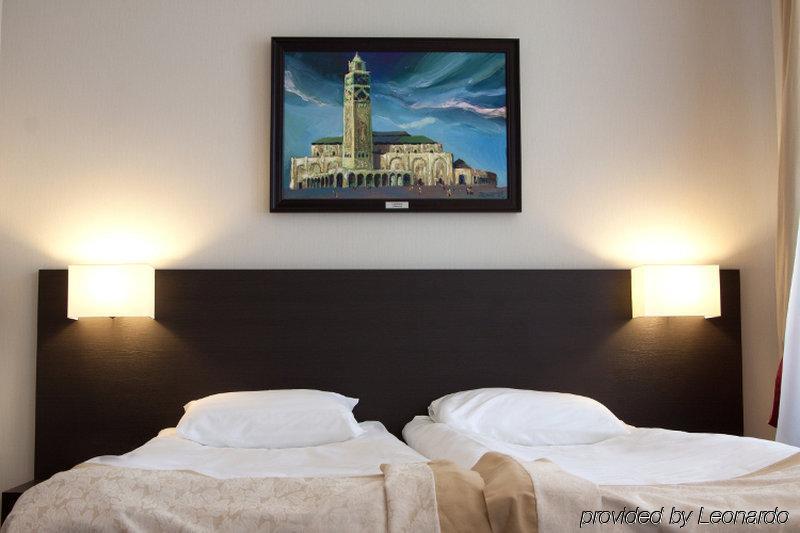 Optima Collection Kharkiv Hotel Стая снимка
